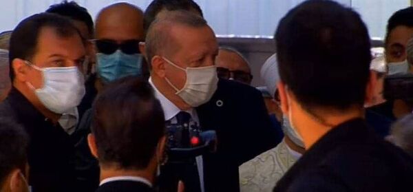 Президент Турции Реджеп Тайип Эрдоган (в центре) в соборе Святой Софии (24 июля 2020). Стамбул Президент Турции Реджеп Тайип Эрдоган (в центре) в соборе Святой Софии (24 июля 2020). Стамбул - Sputnik Армения