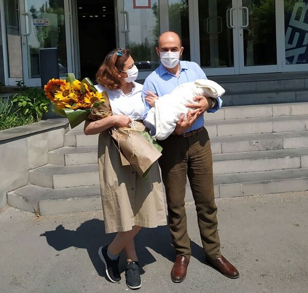 Вице-спикер армянского парламента родила первенца Вице-спикер армянского парламента родила первенца - Sputnik Армения