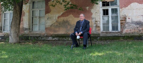 Президент Армен Саркисян посетил Гюмри (24 июля 2020). Президент Армен Саркисян посетил Гюмри (24 июля 2020). - Sputnik Արմենիա