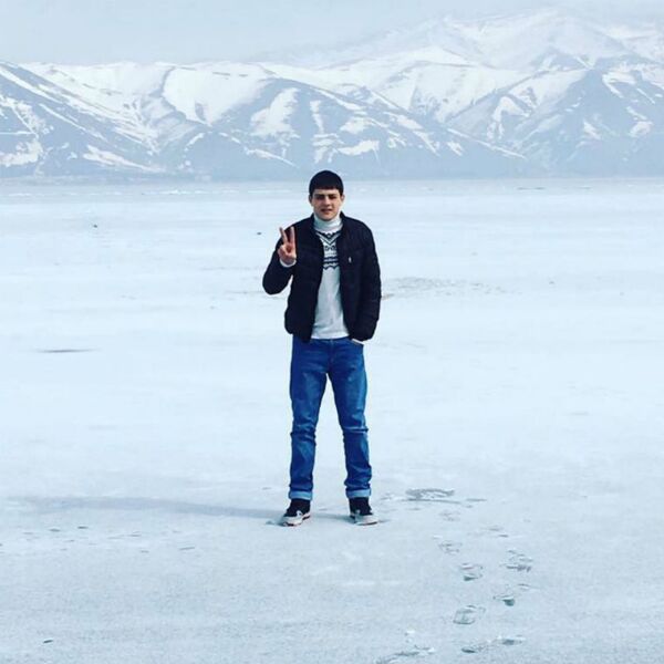 Նրան սիրում էին բոլորը, աղջիկները` անմոռաց սիրահարվում․ պատմում են Արթուրին ճանաչողները - Sputnik Արմենիա