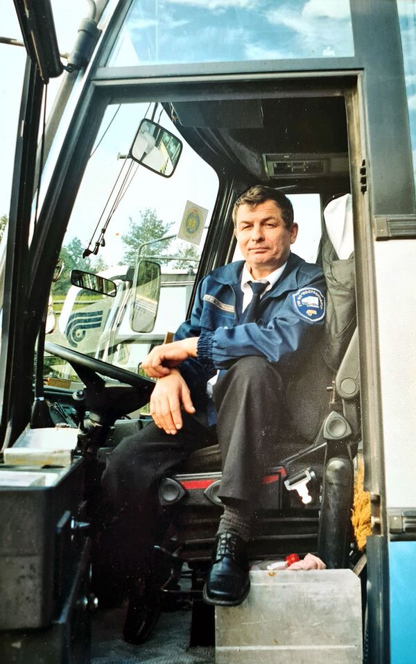 Джинсовая форма и проверки КГБ. Как работали водители Олимпиады-80 - Sputnik Армения