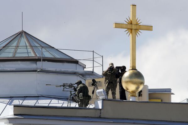 Снайперы во время Главного военно-морского парада России в Санкт-Петербурге  - Sputnik Армения