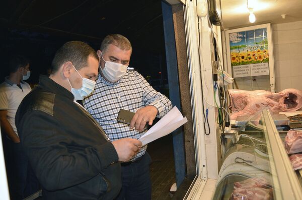 Կոնկրետ հետևանքներ կլինեն. ստուգվել են ԳՈՒՄ-ի շուկայի մսի տաղավարները. լուսանկարներ - Sputnik Արմենիա