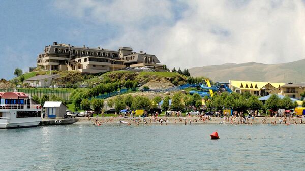 Սևանի ափին գտնվող «Հարսնաքարը» - Sputnik Արմենիա