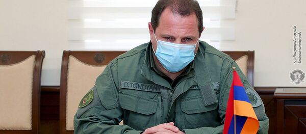 Министр обороны Армении Давид Тоноян встретился с послом России Сергеем Копыркиным (28 июля 2020). Еревaн - Sputnik Армения