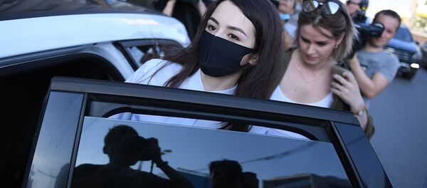 Мария Хачатурян после заседания Бутырского районного суда, где прошли предварительные слушания по делу об убийстве ее отца Михаила Хачатуряна (28 июля 2020). Москвa - Sputnik Армения