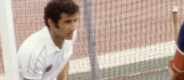 Защитник сборной СССР по хоккею на траве Сос Айрапетян во время матча против сборной Испании на XXII Летних Олимпийских играх (20 июля 1980). Москвa - Sputnik Армения