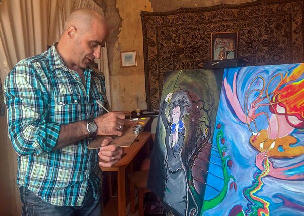 Ինչպես գյումրեցի տղամարդը սկսեց յուրօրինակ կտավներ ստեղծել գրչով - Sputnik Արմենիա