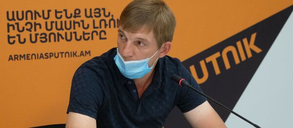 Главный тренер футбольного клуба Ноа Игорь Пикущак на пресс-конференции (31 июля 2020). Еревaн - Sputnik Армения