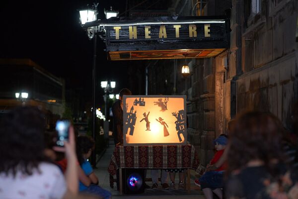 Խախտելով ակադեմիական թատրոնի կանոնները. Գյումրին արդեն «Մտորումների թատրոն» ունի - Sputnik Արմենիա