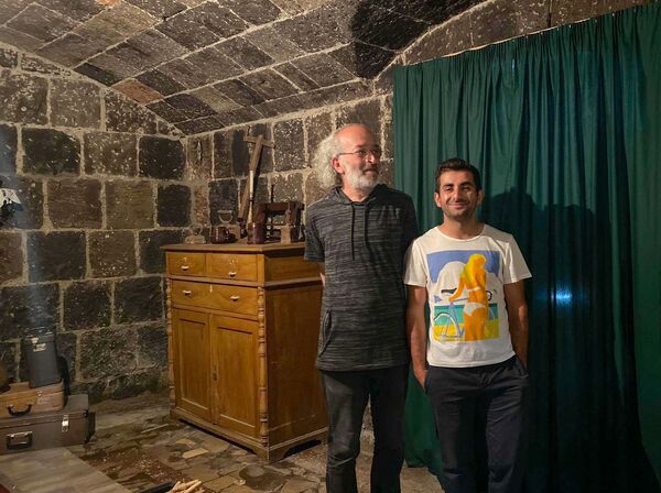 Խախտելով ակադեմիական թատրոնի կանոնները. Գյումրին արդեն «Մտորումների թատրոն» ունի - Sputnik Արմենիա