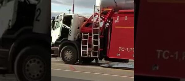 В Шереметьево бензовоз протаранил самолет - Sputnik Армения