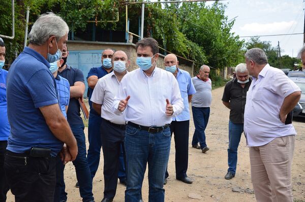 Несколько домов в приграничном селе Армении восстановлены: губернатор посетил Айгепар Несколько домов в приграничном селе Армении восстановлены: губернатор посетил Айгепар - Sputnik Армения