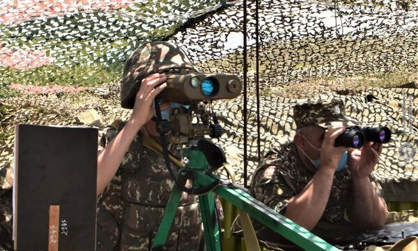 Հայկական ուժերը ճնշել են հակառակորդին. ԶՈւ ԳՇ պետը հետևել է զորավարժության ընթացքին Հայկական ուժերը ճնշել են հակառակորդին. ԶՈւ ԳՇ պետը հետևել է զորավարժության ընթացքին - Sputnik Արմենիա