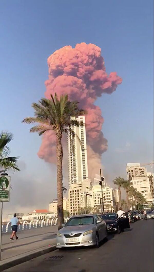 Дым после взрыва в Бейруте (4 августа 2020). Ливан - Sputnik Армения