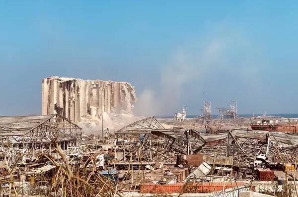 Последствия взрыва в Бейруте (5 августа 2020). Последствия взрыва в Бейруте (5 августа 2020). - Sputnik Армения