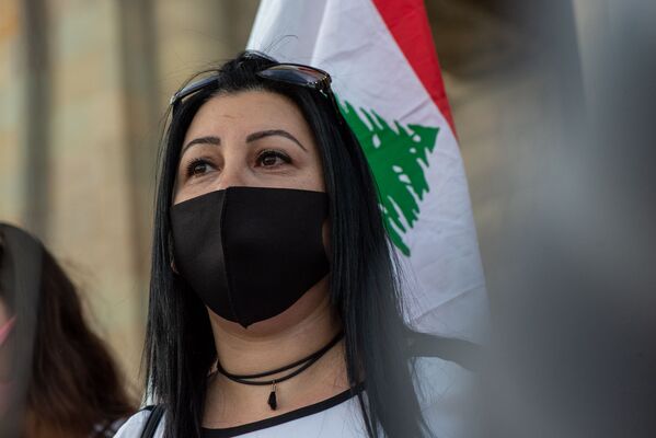 Акция ливанских армян в память о жертвах взрыва в Бейруте (5 августа 2020). Еревaн - Sputnik Армения