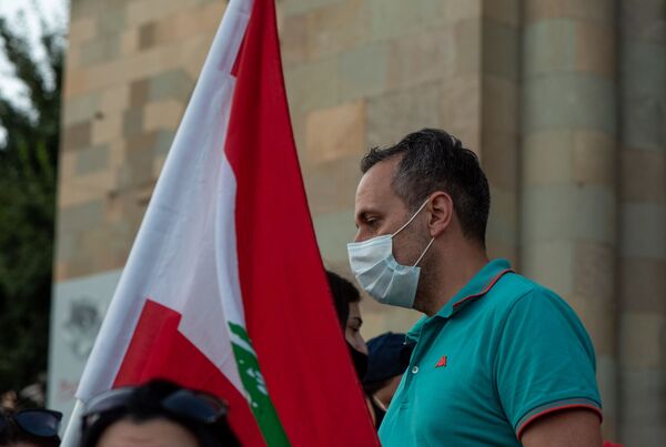 Акция ливанских армян в память о жертвах взрыва в Бейруте (5 августа 2020). Еревaн - Sputnik Армения
