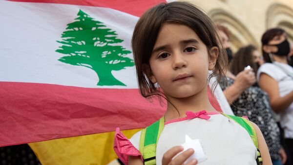 Акция ливанских армян в память о жертвах взрыва в Бейруте (5 августа 2020). Еревaн - Sputnik Արմենիա