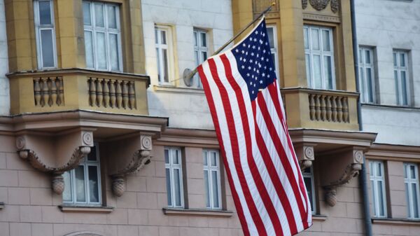 Флаг США на здании посольства в Москве. - Sputnik Արմենիա