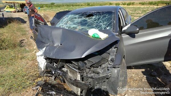 Страшное ДТП у села Ерасх: автомобиль разбился всмятку - погибла женщина Страшное ДТП у села Ерасх: автомобиль разбился всмятку - погибла женщина - Sputnik Армения