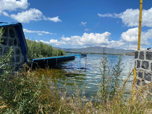 Սևանի ափերին քանդման ենթակա 3800 շինություն կա. նախարարը տեղում ծանոթացել է լճի խնդիրներին Սևանի ափերին քանդման ենթակա 3800 շինություն կա. նախարարը տեղում ծանոթացել է լճի խնդիրներին - Sputnik Արմենիա