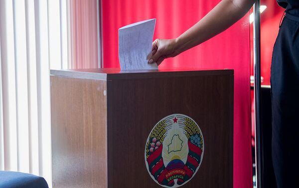 Голосование по выборам президента в посольстве Беларуси (9 августа 2020). Еревaн - Sputnik Армения