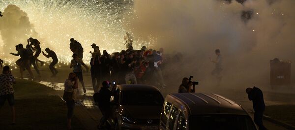 Каким мы запомнили вечер 9 августа? Видео протестов в Минске - Sputnik Արմենիա