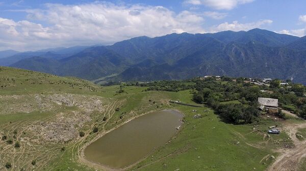 Армяно-азербайджанский Лох-Несс, или Как в Тавуше пытались осушить целое озеро Армяно-азербайджанский Лох-Несс, или Как в Тавуше пытались осушить целое озеро - Sputnik Армения