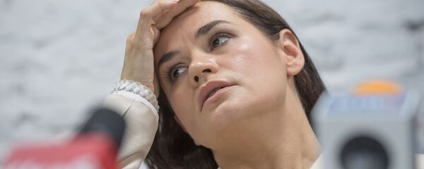 Оппозиционный кандидат в президенты Беларуси Светлана Тихановская на пресс-конференции по итогам президентских выборов в Беларуси (10 августа 2020). Минск Оппозиционный кандидат в президенты Беларуси Светлана Тихановская на пресс-конференции по итогам президентских выборов в Беларуси (10 августа 2020). Минск - Sputnik Армения