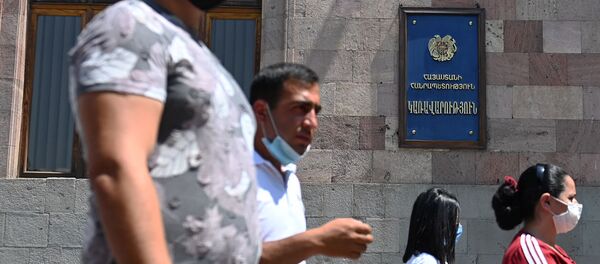 Акция протеста перед Домом правительства (12 августа 2020). Еревaн - Sputnik Армения