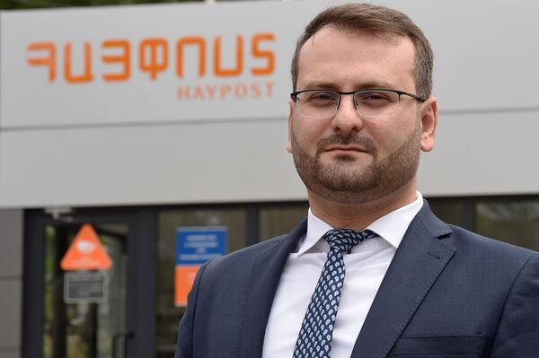 Айпост, небоскреб, Арарат: кто и как реанимирует главную почтовую службу Армении - Sputnik Армения