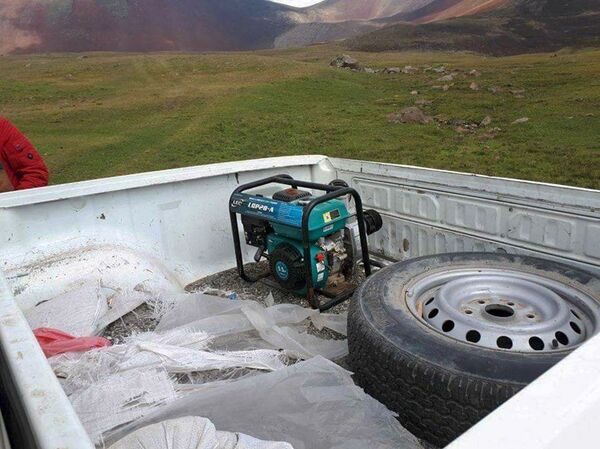 Պարզվել է Կարմիր կատարից ձգվող խողովակի առեղծվածը. ո՞վ է ջուր գողացել խառնարանային լճից - Sputnik Արմենիա