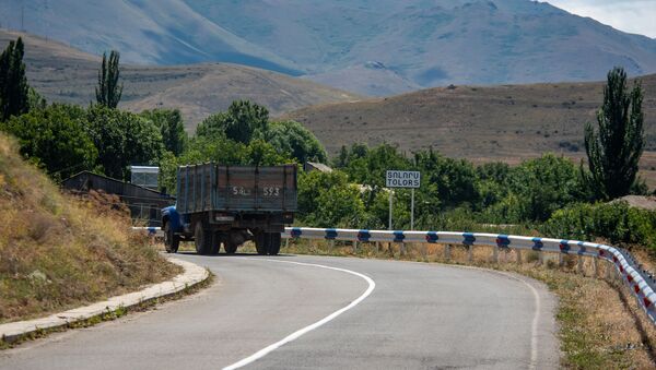 Въезд в село Толорс, Сюник - Sputnik Армения