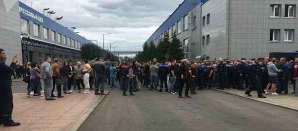 Акция протеста проходит на заводе БелАЗ в Жодино (13 августа 2020). - Sputnik Արմենիա