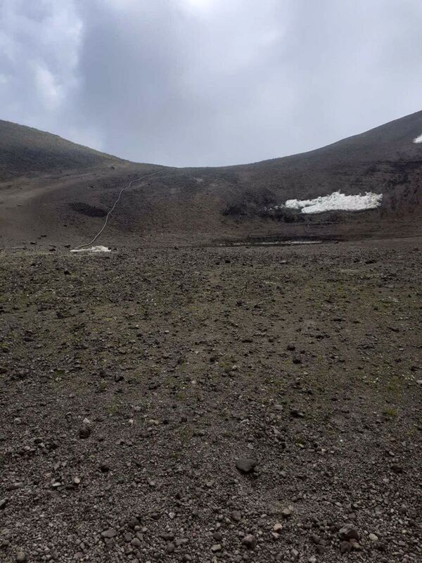 Жемчужина для скотины: как замкнутый круг контроля губит горное озеро в Армении Жемчужина для скотины: как замкнутый круг контроля губит горное озеро в Армении - Sputnik Армения