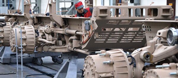 Производство специальных шасси для оборонной промышленности в одном из цехов ОАО Минский завод колесных тягачей Производство специальных шасси для оборонной промышленности в одном из цехов ОАО Минский завод колесных тягачей - Sputnik Армения