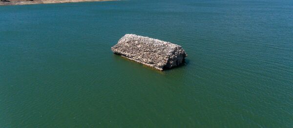 Церковь Сурб Рипсиме в водоеме у села Толорс, Сюник Церковь Сурб Рипсиме в водоеме у села Толорс, Сюник - Sputnik Արմենիա