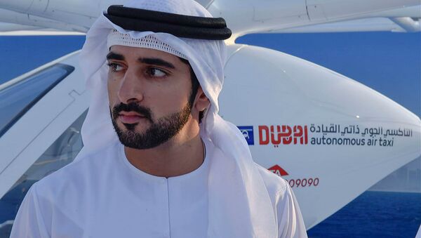 Наследный принц Дубая, шейх Хамдан бин Мохаммед бин Рашид аль-Мактум на запуске прототипа службы «парящего такси» (25 сентября 2017). Дубай - Sputnik Արմենիա
