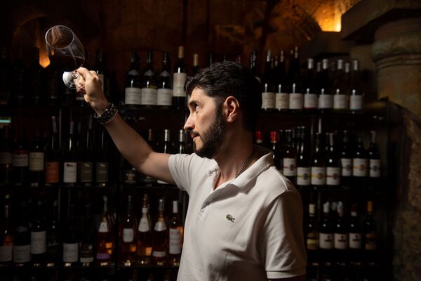 Взлет качества и развенчивание мифов, или Почему армяне полюбили белые и розовые вина - Sputnik Армения