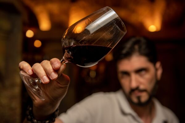 Взлет качества и развенчивание мифов, или Почему армяне полюбили белые и розовые вина - Sputnik Армения