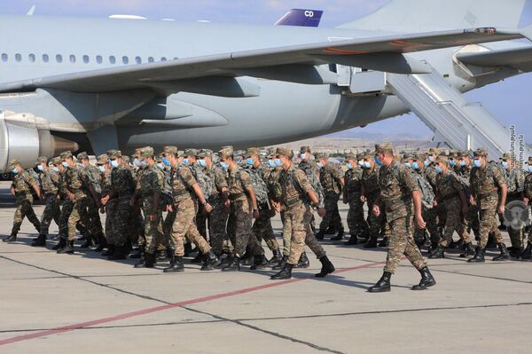 Очередная группа армянских миротворцев отправилась в Афганистан - Sputnik Армения