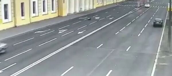 Водитель иномарки протащил по дороге инспектора ГИБДД - Sputnik Արմենիա