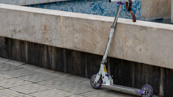 Самокат в парке - Sputnik Армения