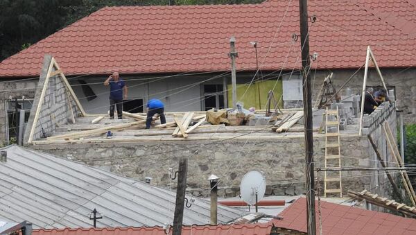 Восстановительные работы пострадавших от обстрелов азербайджанской армии домов в селе Айгепар, Тавуш  - Sputnik Արմենիա