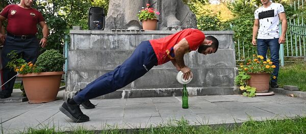 Чаренцаванец Юрий Сакунц установил три рекорда - Sputnik Армения