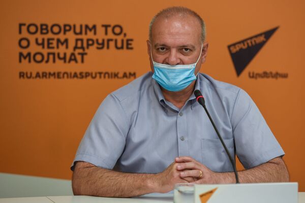 Вагаршак Арутюнян должен устранить дисбаланс в отношениях с Москвой - политтехнолог - Sputnik Армения