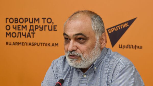 Пресс-конференция Рубена Сафрастяна в мультимедийном пресс-центре Sputnik Армения (21 августа 2020). Еревaн - Sputnik Արմենիա