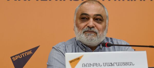Пресс-конференция Рубена Сафрастяна в мультимедийном пресс-центре Sputnik Армения (21 августа 2020). Еревaн - Sputnik Արմենիա