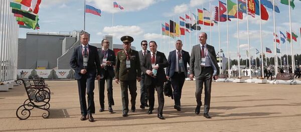 Министр обороны РА Давид Тоноян и заместитель начальника Генштаба ВС РА Степан Галустян на церемонии открытия VI Международных армейских игр «Армия-2020» (23 августа 2020). Москва - Sputnik Армения